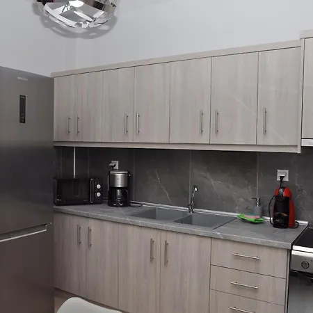 Διαμέρισμα Friendly Flat 3 *