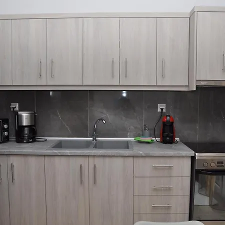Friendly Flat 3 *