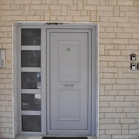 Friendly Flat 3 Apartment *