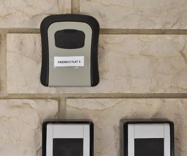 Friendly Flat 3 * 埃泽萨